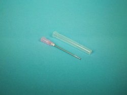 AGUJA DE 4cm PARA LA RECARGA DE TINTA  PUNTA ROMA