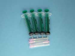 PACK 4 JERINGAS DE 10ml  CON AGUJA DE 4CM ESPECIAL PARA LA RECARGA DE TINTA